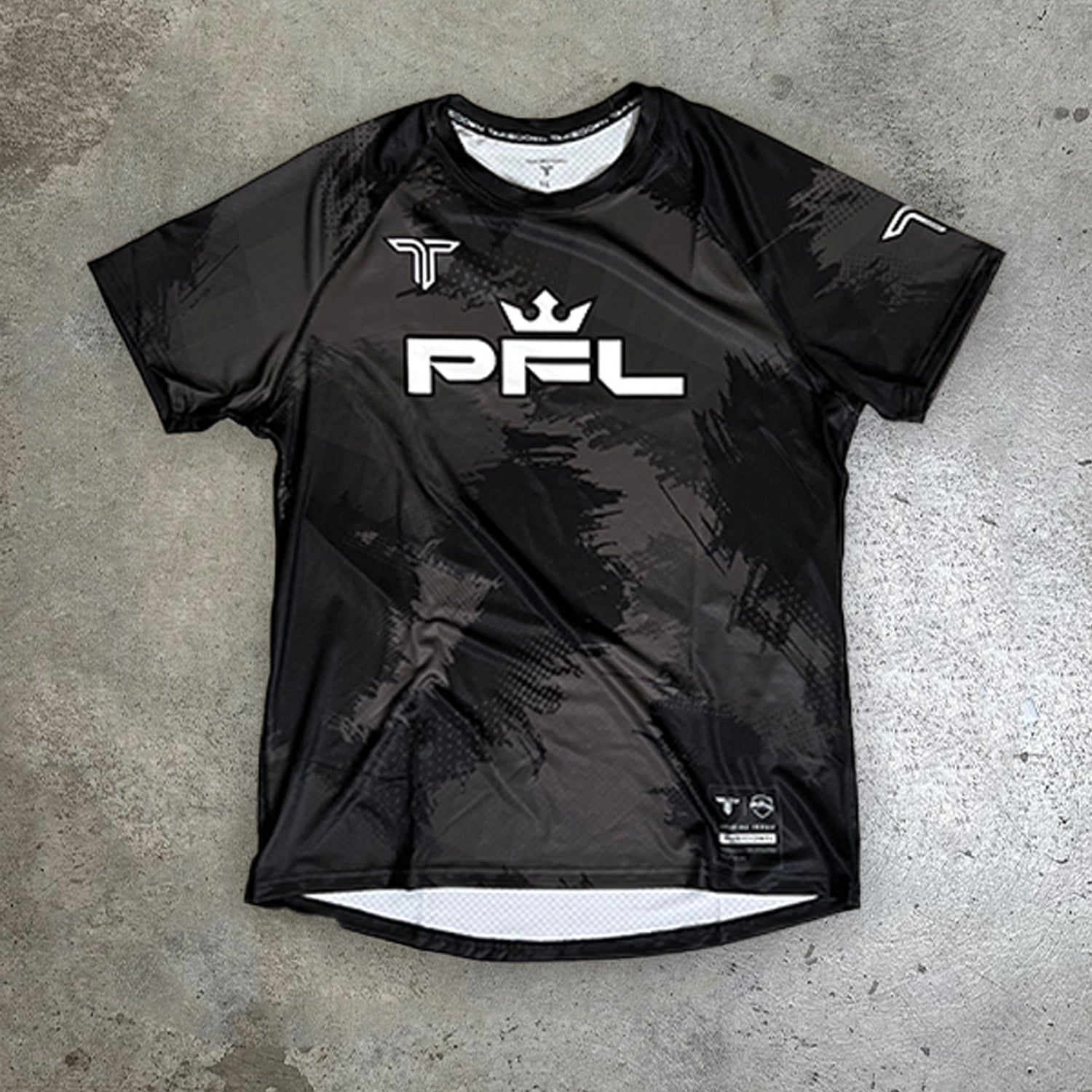 Kaos Camo Walkout Top - Black